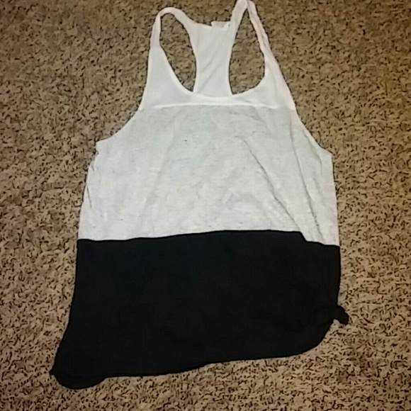 Pink muscle tank - Picture 1 of 3